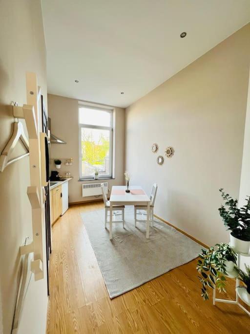 Charmant Petit Appartement. Liège Exterior foto
